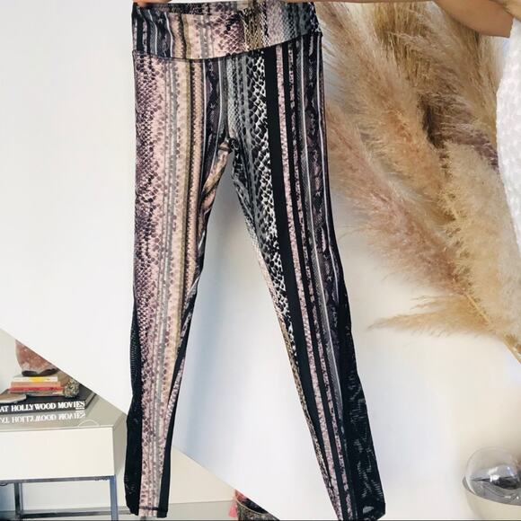 NEW X GOTTEX Black Grey Tan Snakeskin Print Mesh Zip Pocket High Rise Leggings S - Picture 4 of 7